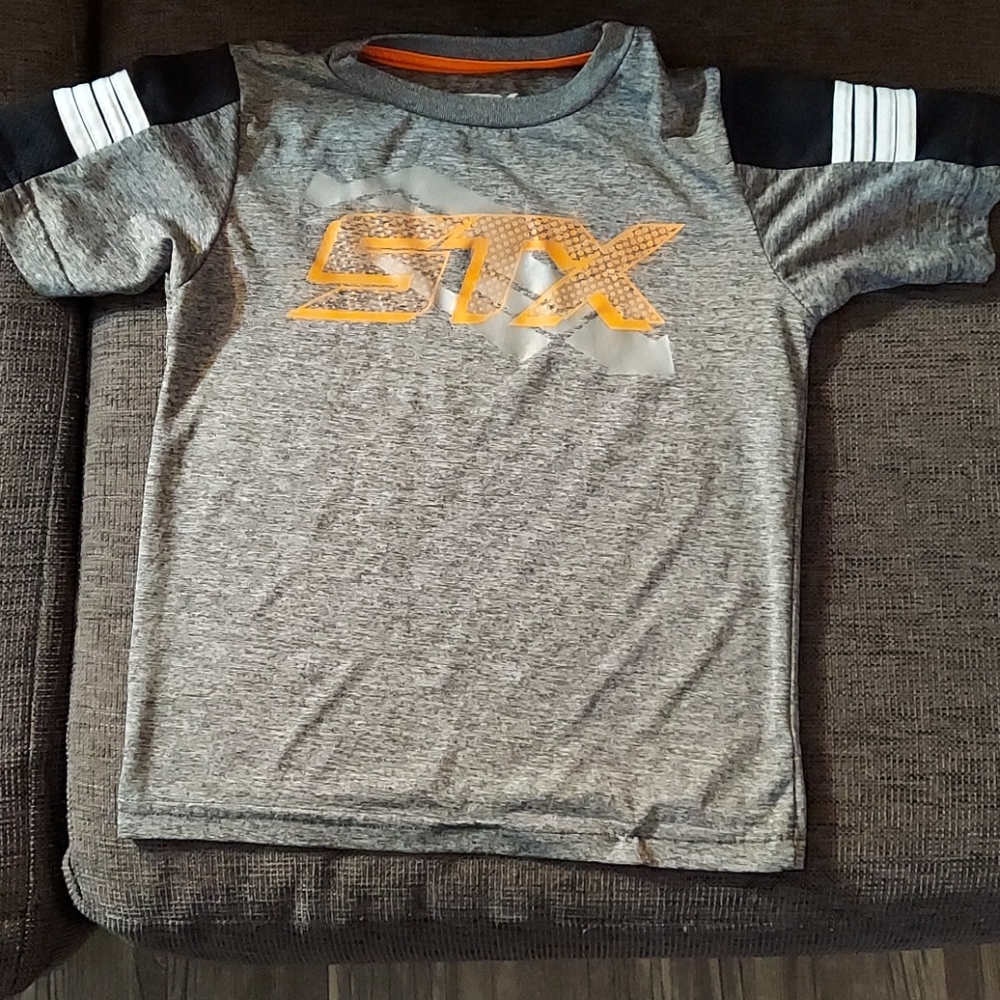 Athletic shirt